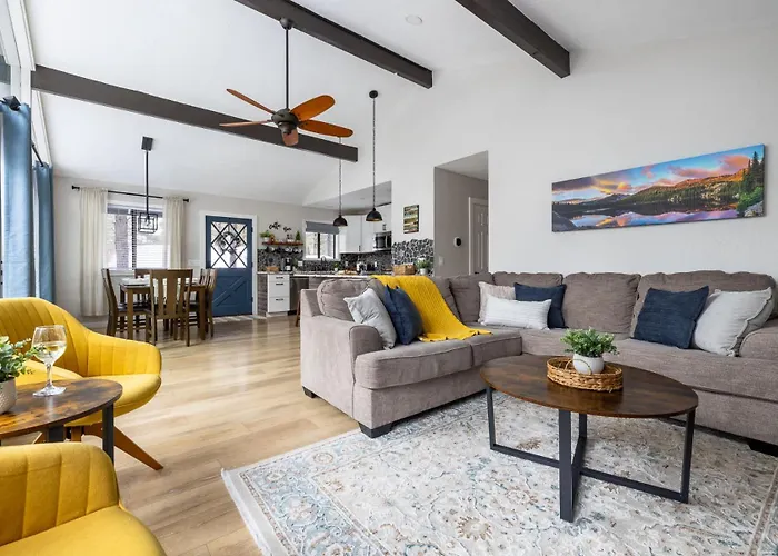 Pine Cone 3br 2ba *