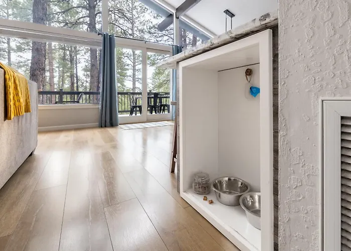 Pine Cone 3br 2ba *